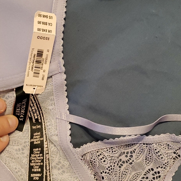 Victoria's Secret Lavender Front-Close Bra - Picture 4 of 5